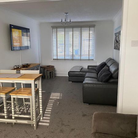 Riverside Park Ground Floor Apartment - St Neots ภายนอก รูปภาพ