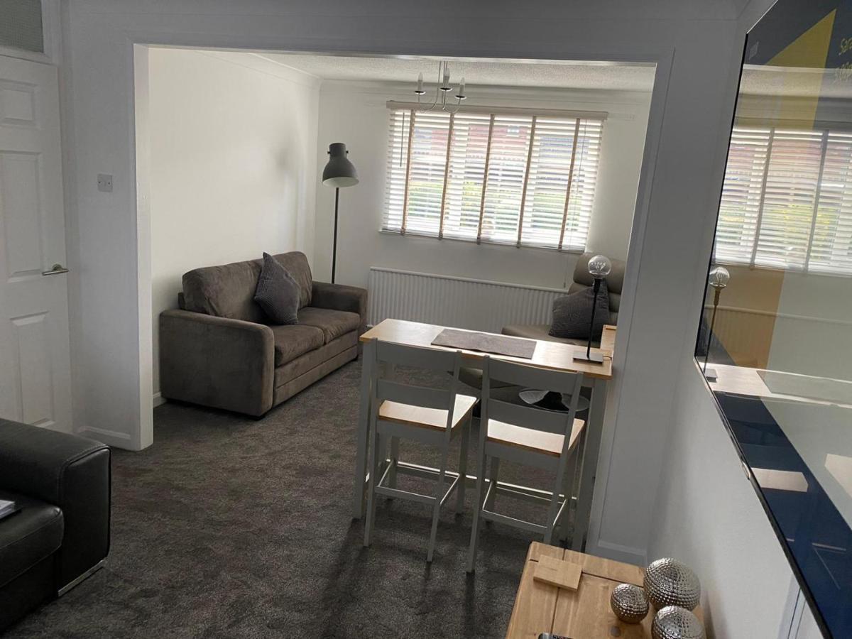 Riverside Park Ground Floor Apartment - St Neots ภายนอก รูปภาพ