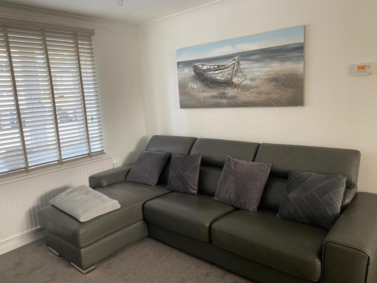 Riverside Park Ground Floor Apartment - St Neots ภายนอก รูปภาพ
