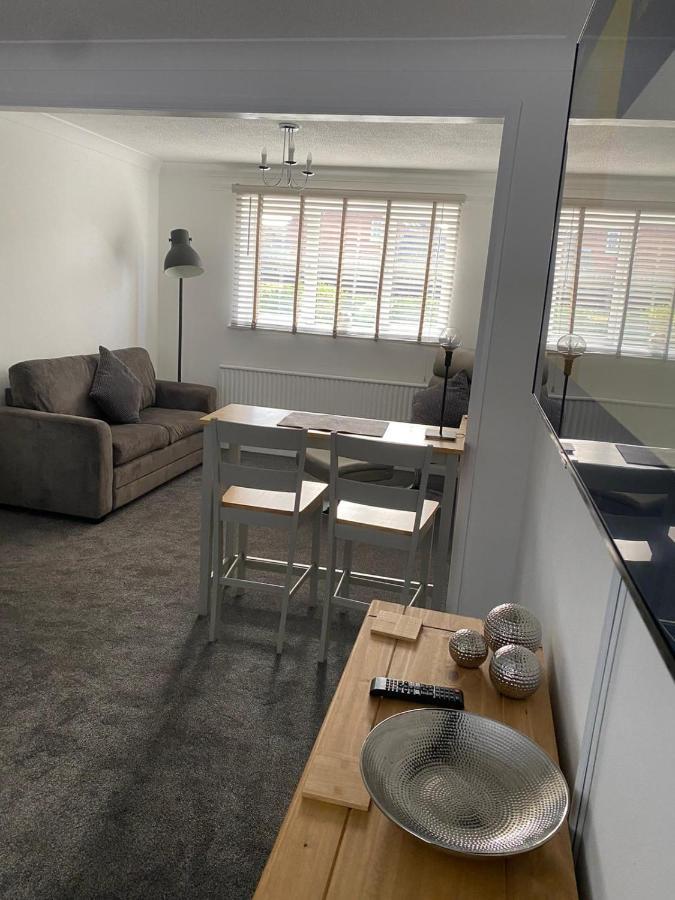 Riverside Park Ground Floor Apartment - St Neots ภายนอก รูปภาพ