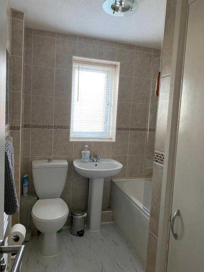 Riverside Park Ground Floor Apartment - St Neots ภายนอก รูปภาพ