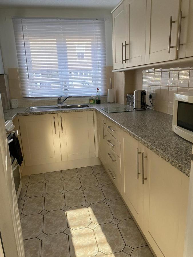 Riverside Park Ground Floor Apartment - St Neots ภายนอก รูปภาพ