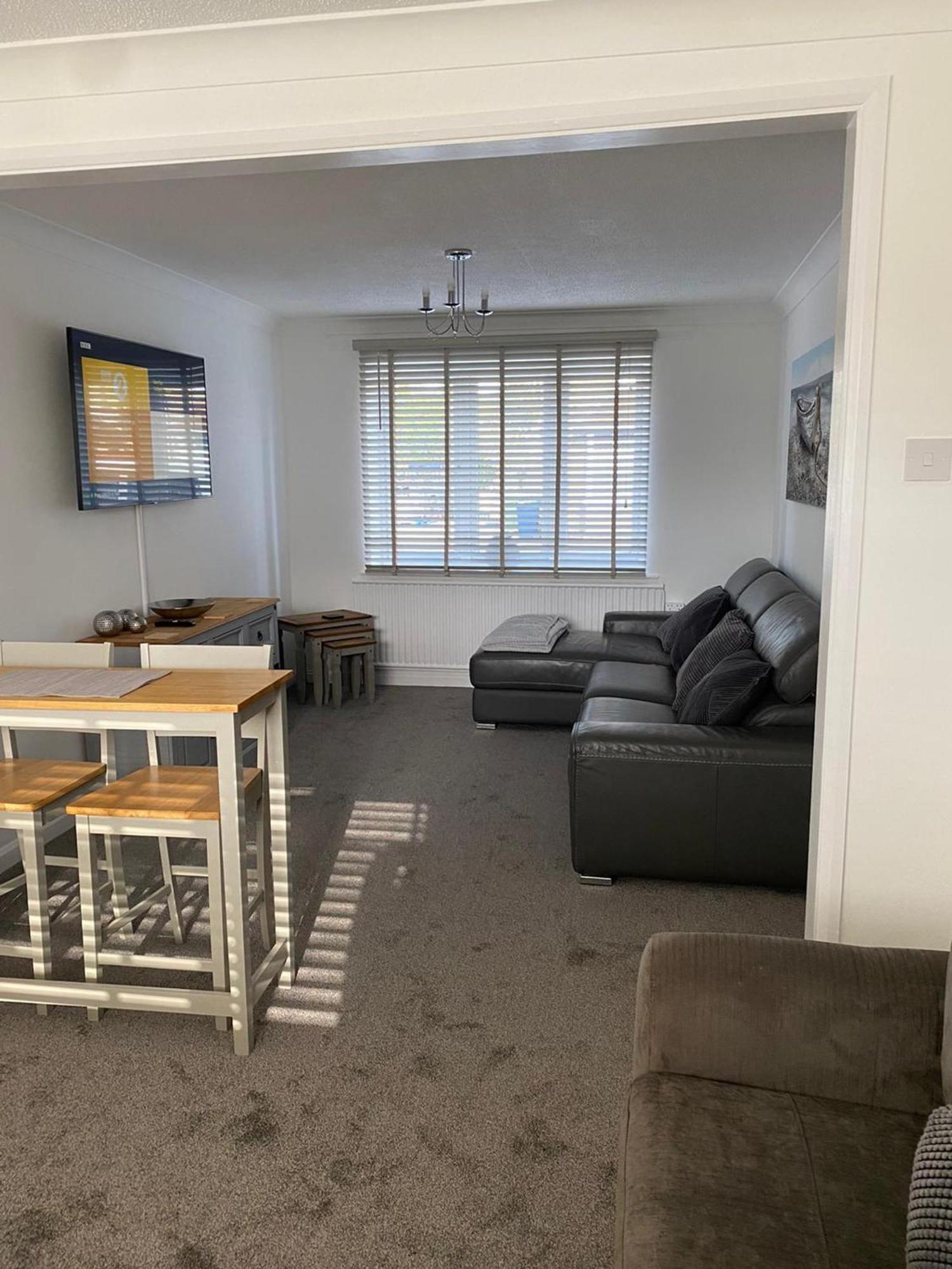 Riverside Park Ground Floor Apartment - St Neots ภายนอก รูปภาพ